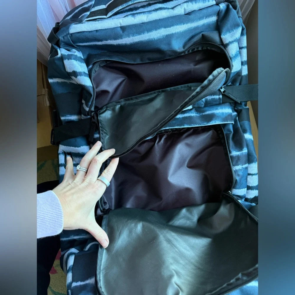 Dakine Split Roller Luggage 110L - like NEW! - Picture 12 of 14
